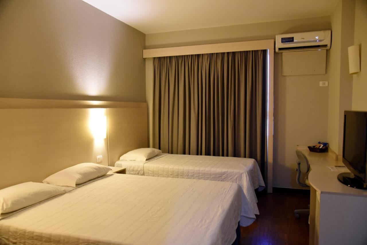 Golden Blue Hotel 론드리나 외부 사진