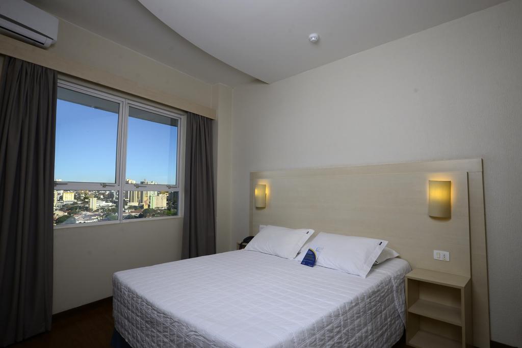 Golden Blue Hotel 론드리나 외부 사진