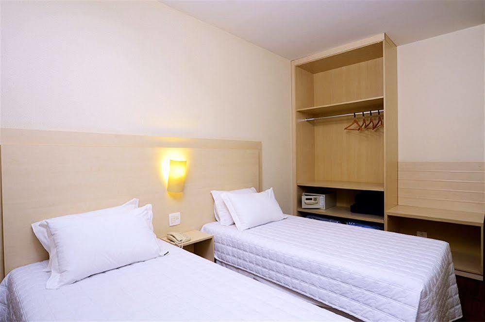 Golden Blue Hotel 론드리나 외부 사진